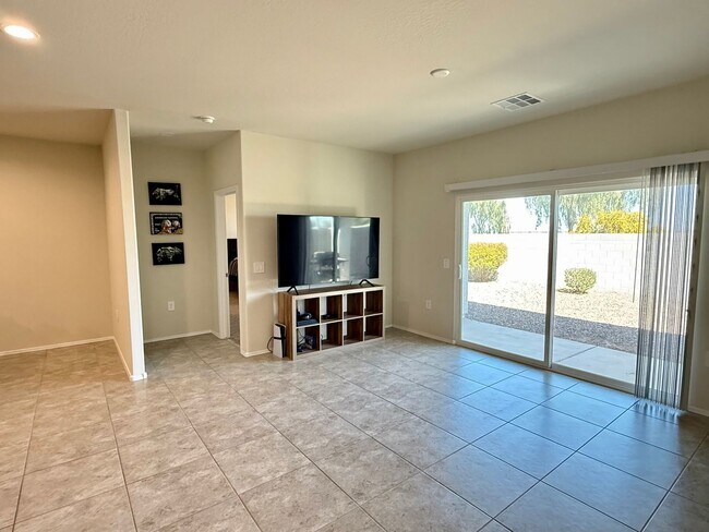 Building Photo - Large Newer-Built 4 Bedroom 2 Bathroom 3 Car Garage Home in Coolidge!