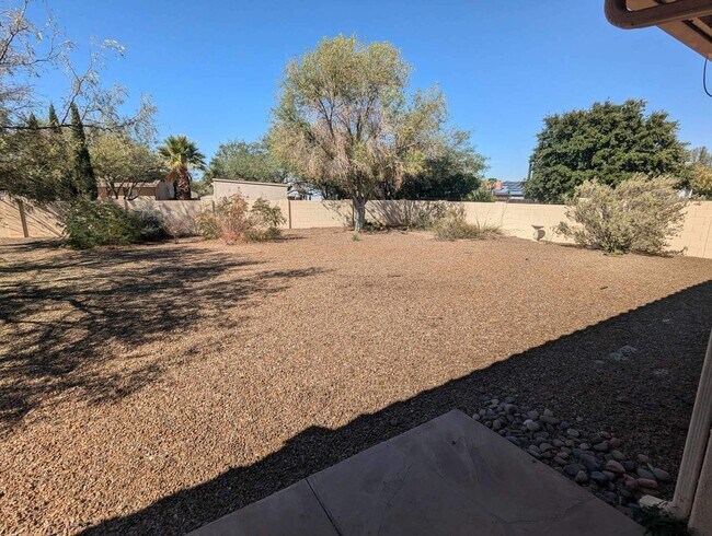 Building Photo - Large 3 bedroom with 3 car garage