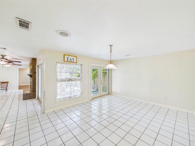 Building Photo - 2719 Olympia Dr