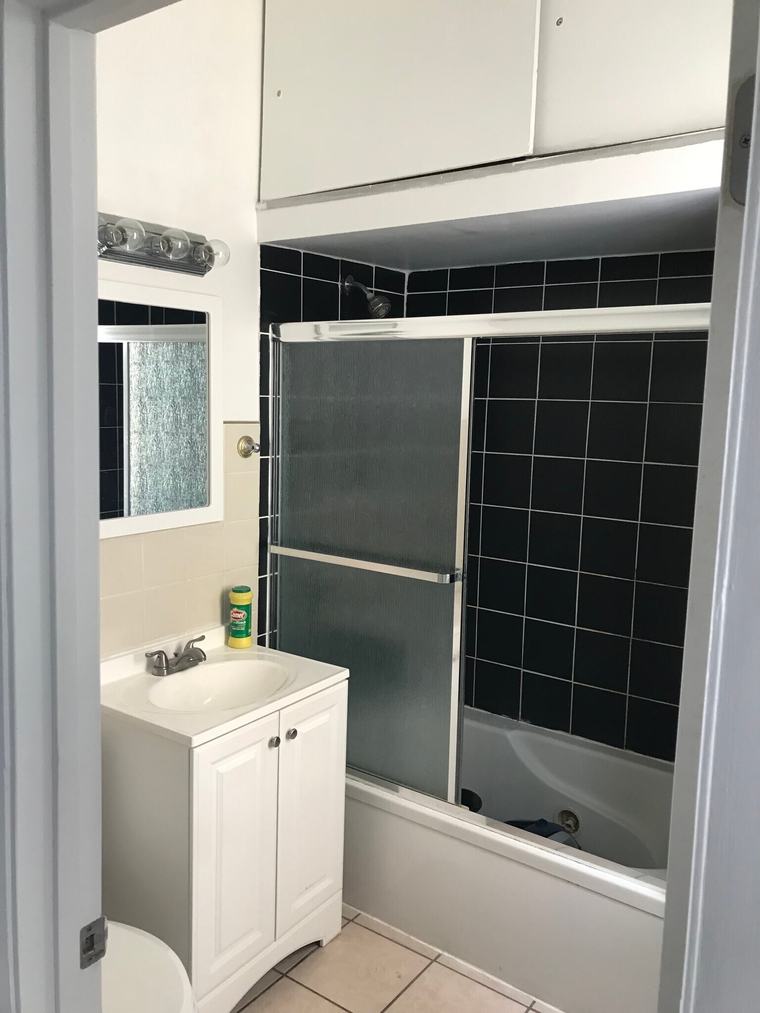 Building Photo - 3343 N Troy St