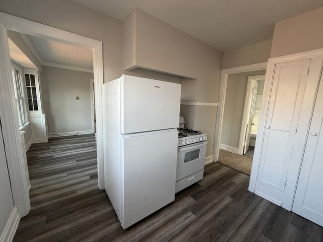 Building Photo - 14102 Glenside Rd