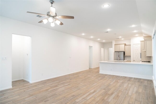 Building Photo - 31410 Golden Cliffs Ln