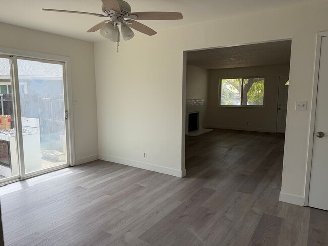 Building Photo - 2635 Moderna Ct
