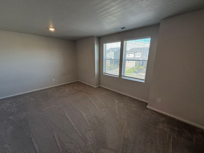 Building Photo - 4820 Gray Ct NE