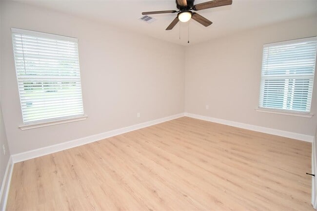 Building Photo - 5430 N Crooked Creek Dr