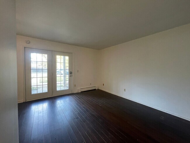 Building Photo - 2860 S 9th St