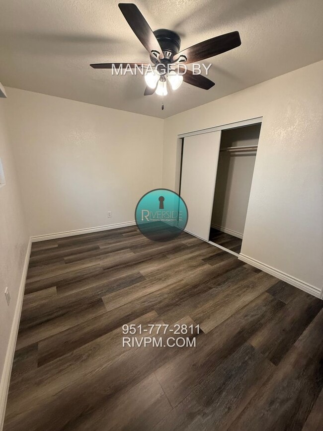 Building Photo - 3 Bedroom + 1 Bath Located in Riverside