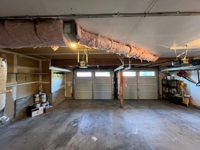 Building Photo - 3 Bedroom 2.5 Bath in Desirable Renton Fairwood Greens
