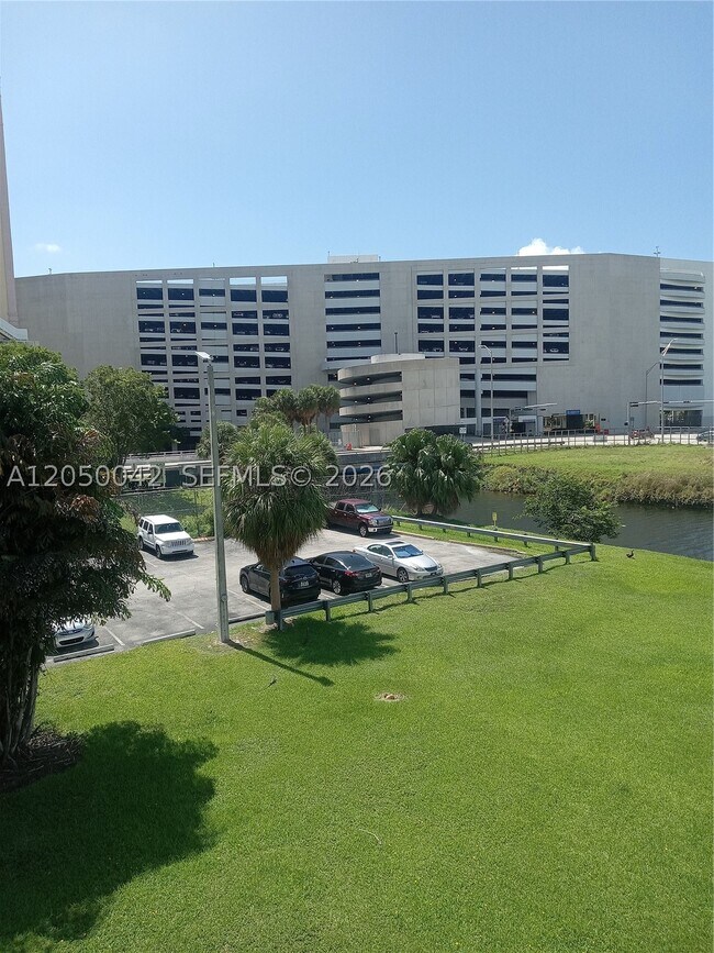 Building Photo - 8315 SW 72nd Ave