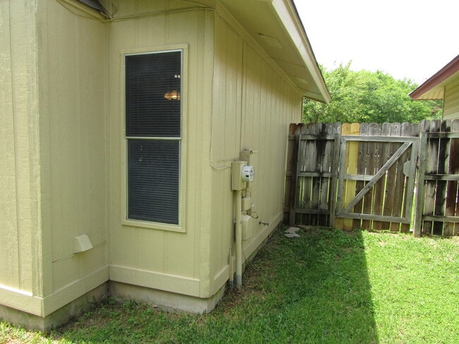 Building Photo - 10609 Archdale Dr