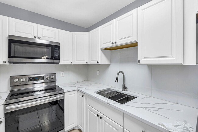 Building Photo - 333 SE Martin Ave