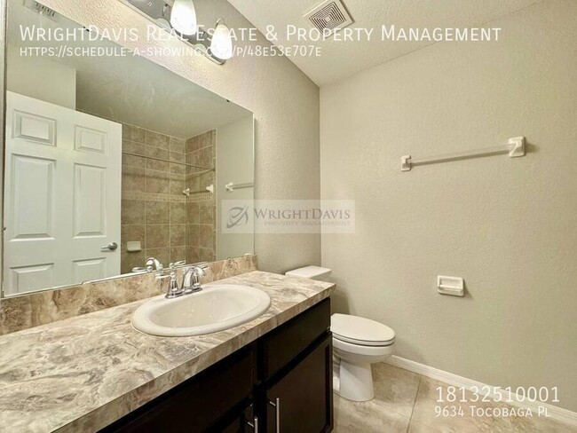 Building Photo - Gorgeous 3/2.5 townhome in the Landings in...