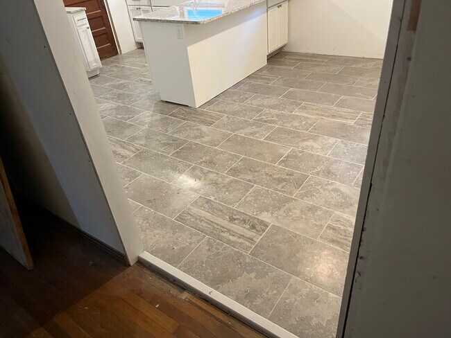 Building Photo - 2750 Gill Rd