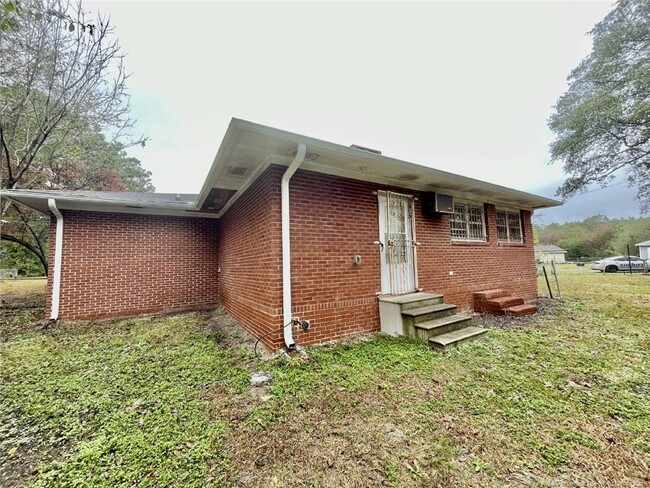 Building Photo - 2506 Brinkley Dr