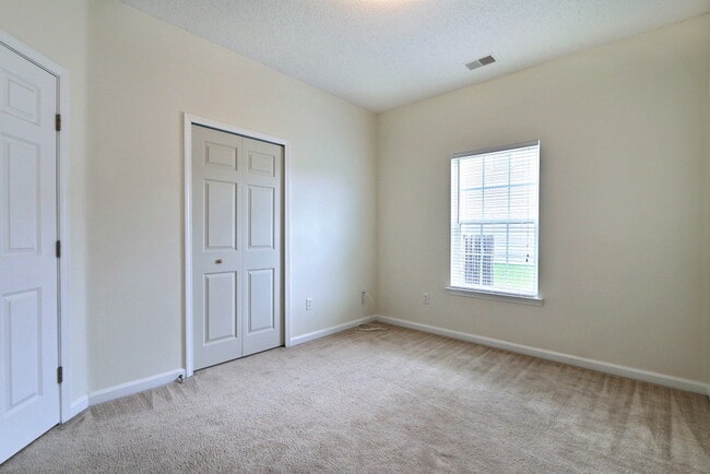 Building Photo - 3 Bedroom 2 Bathroom Live Oak - Richmond Hill