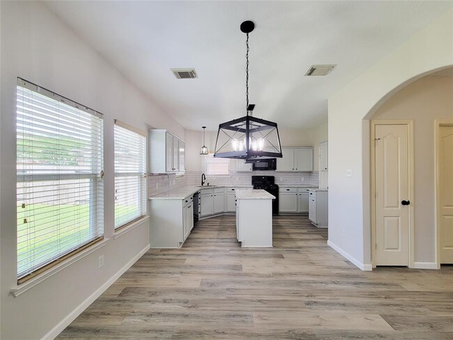 Building Photo - 21539 Kings Bend Dr