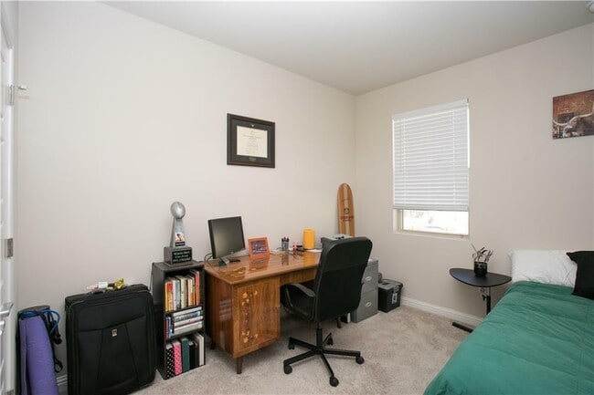 Building Photo - 6814 E Riverside Dr