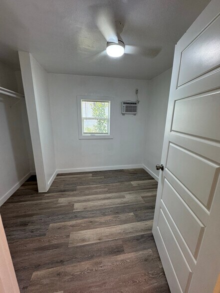 Building Photo - 331 Madero St