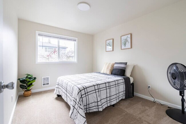 Building Photo - 18255 73rd Ave NE