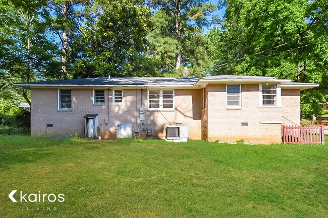 Building Photo - 1703 Morninghill Drive