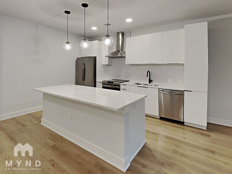 Building Photo - 2500 Longview St