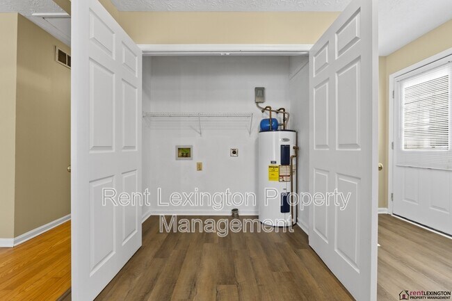 Building Photo - 531 Bell Pl Dr