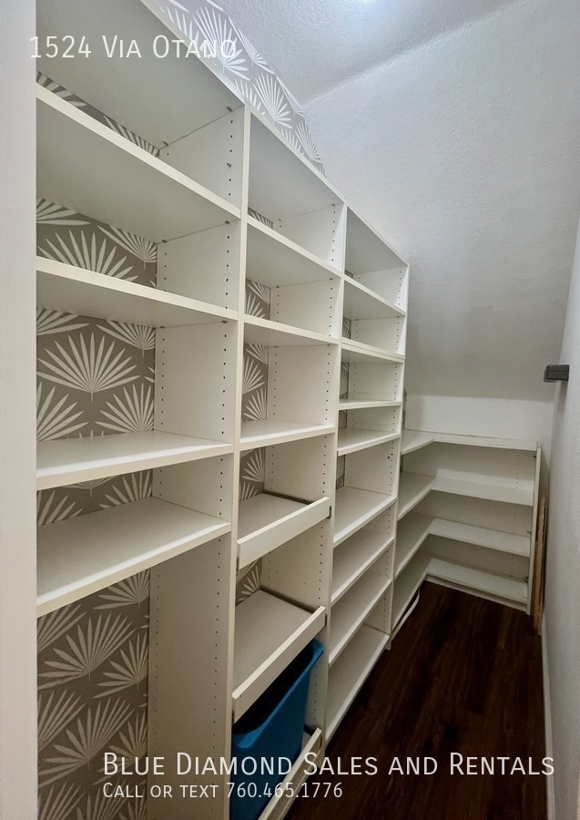 Building Photo - 1524 Via Otano