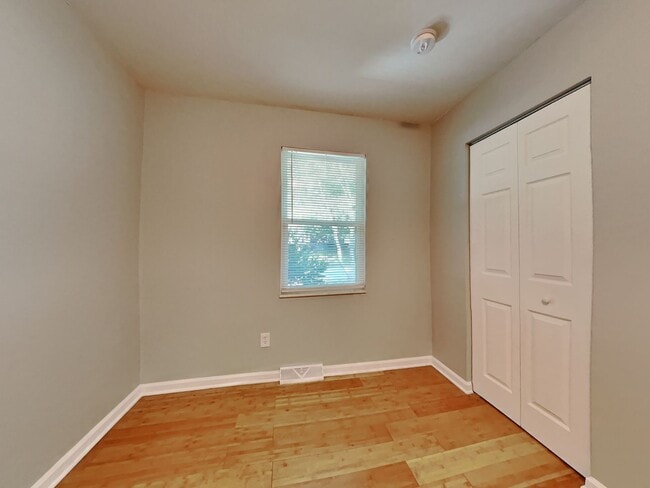 Building Photo - Charming 3-Bed, 2-Bath Home in Blue Springs with Garage