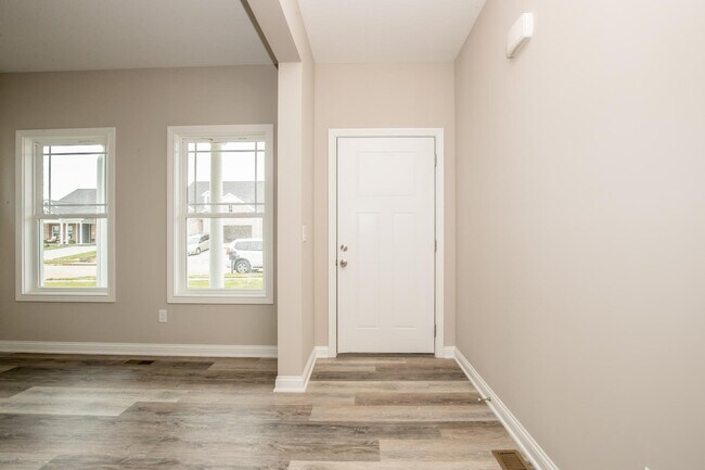 Building Photo - 685 Shaker Dr