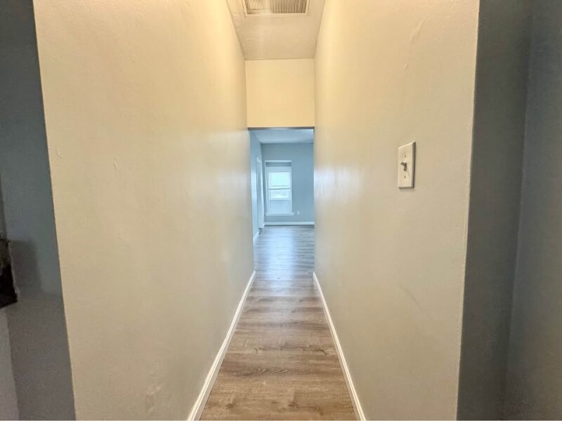 Building Photo - 31 Channing St