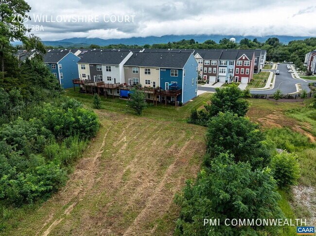 Building Photo - 209 Willowshire Ct