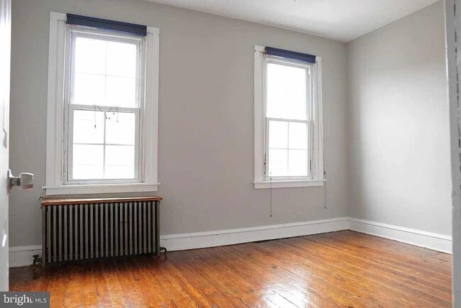 Building Photo - 3265 Salmon St