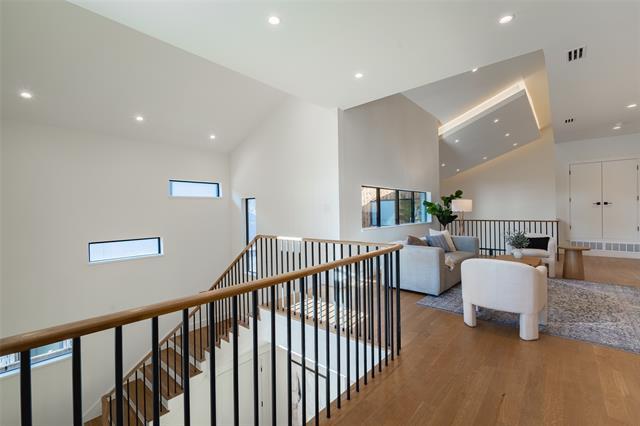 Building Photo - 7319 Casa Loma Ave