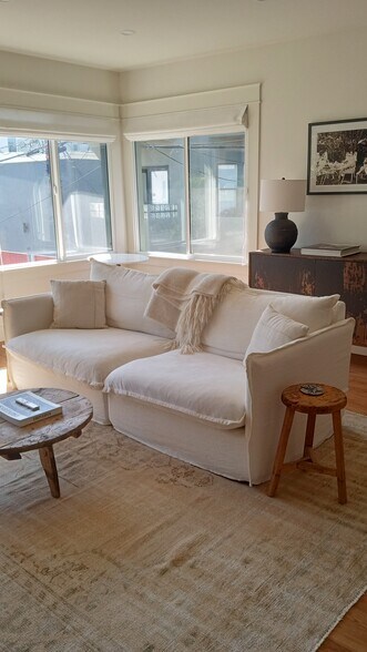 Building Photo - 23 29th Ave