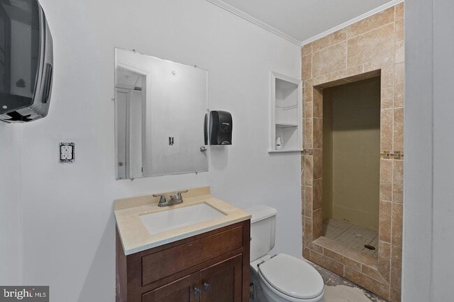 Building Photo - 9201 Rosemont Dr