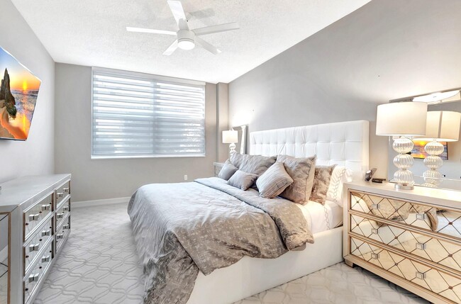 Building Photo - 3606 S Ocean Blvd