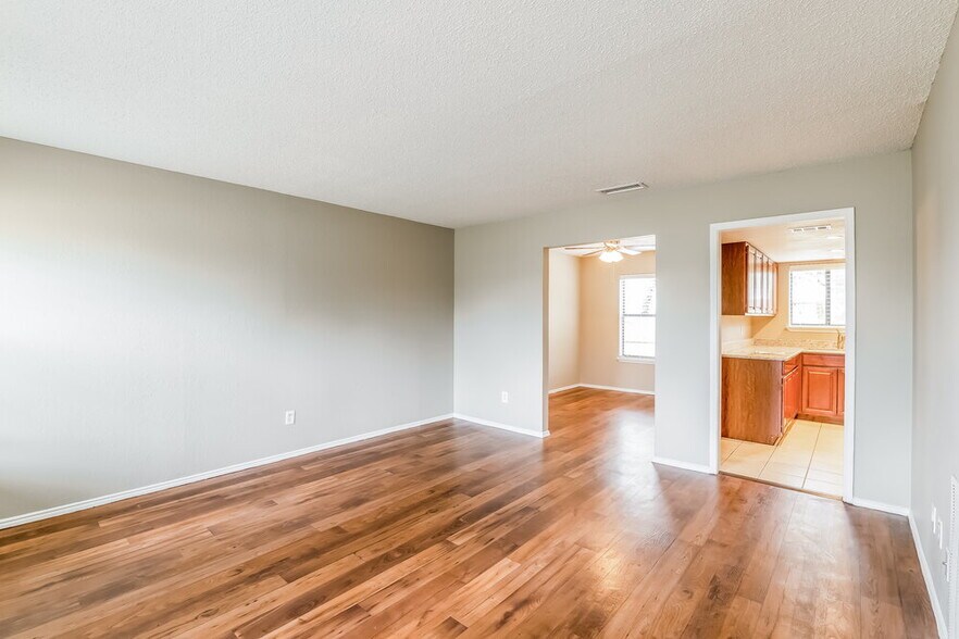 Building Photo - 1513 Long Shadow Ln