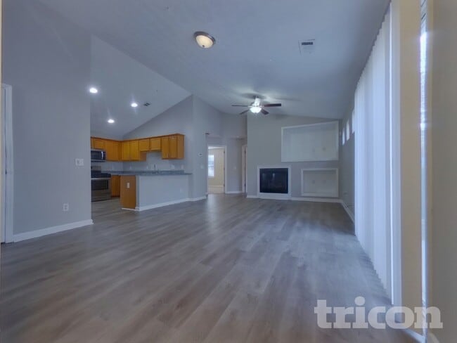 Building Photo - 225 Silver Fox Trail