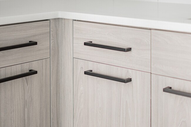 Building Photo - 1472 W Erie St