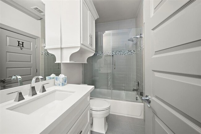 Building Photo - 2905 Bering Dr