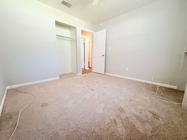 Building Photo - 3515 Falcon Dr