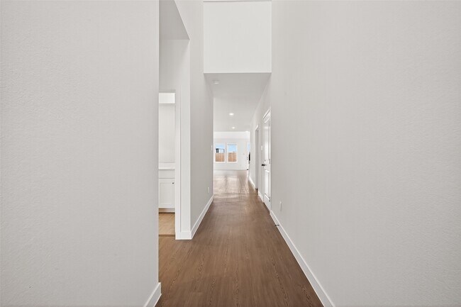 Building Photo - 31838 Blossom Ln