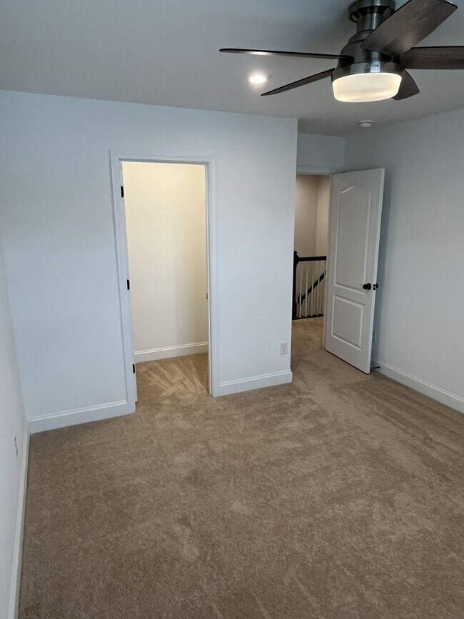 Building Photo - Spacious 5 Bed home in Stallings