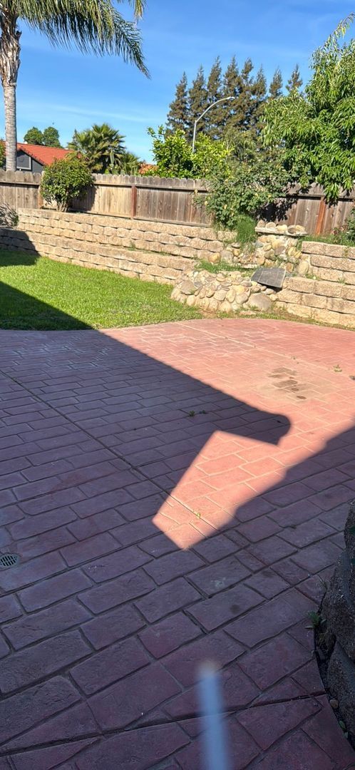 Building Photo - Riverbank