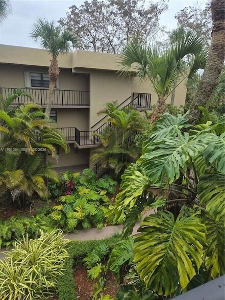 Building Photo - 10855 SW 112th Ave