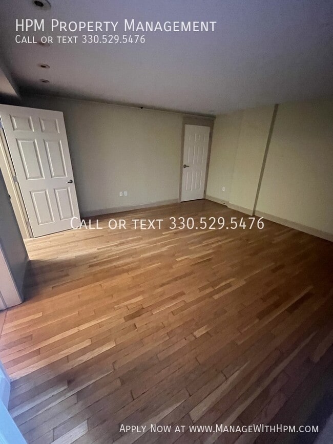 Building Photo - 2404 Prospect Ave E