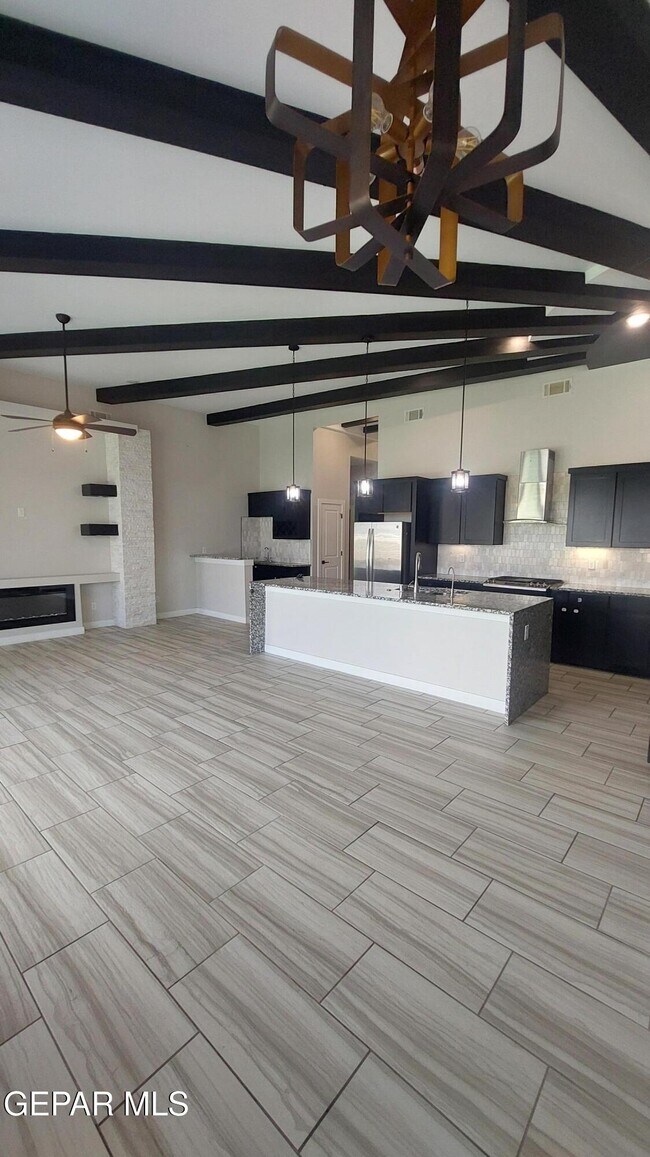 Building Photo - 12349 Desert Wolf Ave