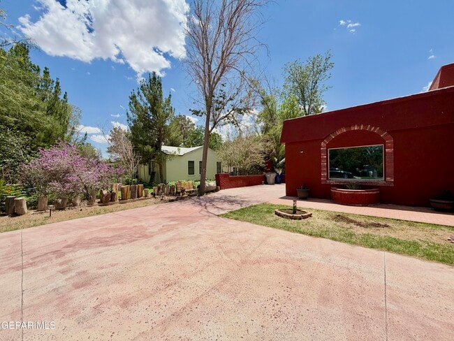 Building Photo - 7404 Franklin Dr