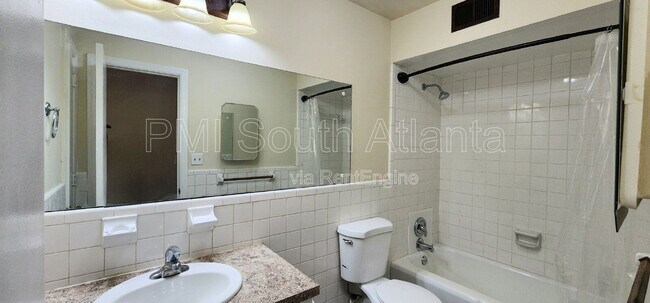 Building Photo - 3820 Meadowlark Dr