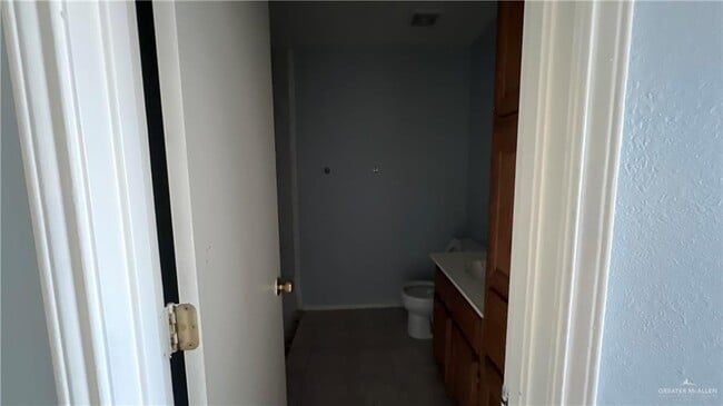 Building Photo - 12 Glasscock Blvd